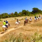 dancers-horse-ride-to-the-beach